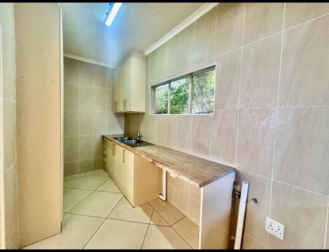 2 BEDROOM TOWNHOUSE FOR SALE IN VANDERBIJLPARK SW 1